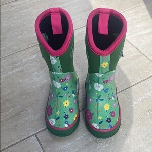Oaki Kids Neoprene Rain/Snow Floral Green and Pink Rain Boots